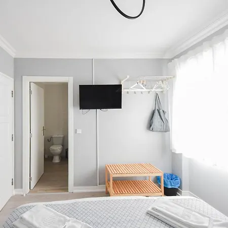 Bed & Breakfast Blue Door Lagos