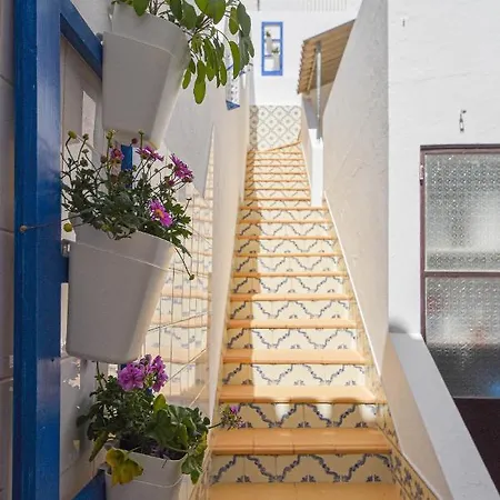 Bed & Breakfast Blue Door