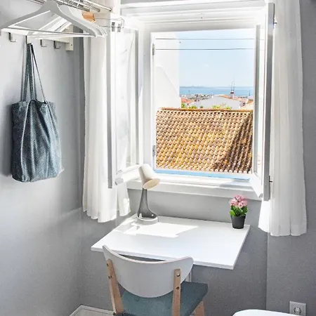 Bed & Breakfast Blue Door Lagos