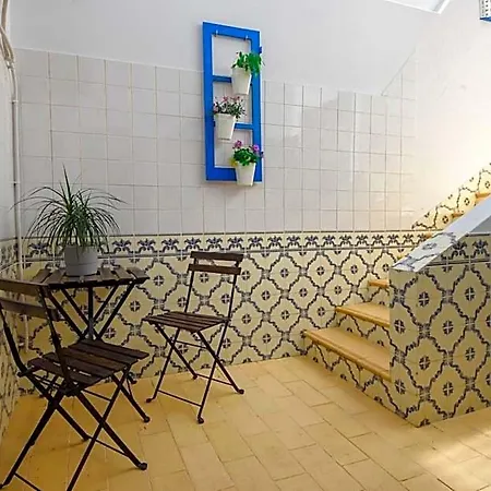 Bed & Breakfast Blue Door 3*