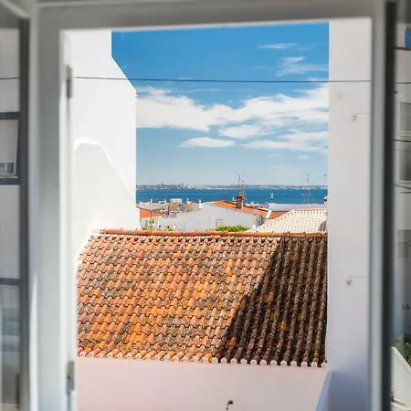 Blue Door Bed and Breakfast Λάγος