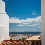 Blue Door Oda ve Kahvaltı Lagos