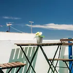 Blue Door Oda ve Kahvaltı Lagos