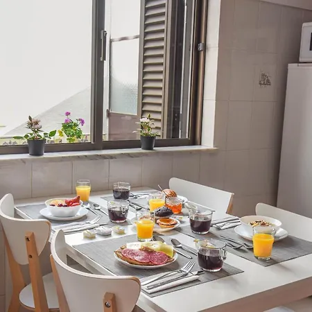 Blue Door Oda ve Kahvaltı 3*