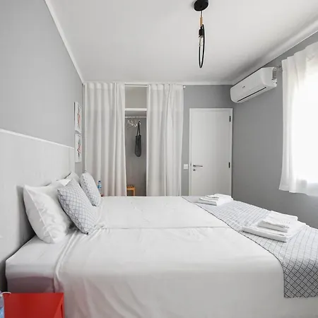 Bed & Breakfast Blue Door